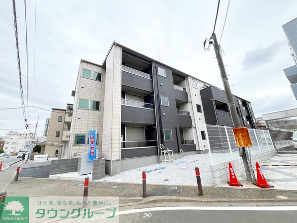 クレール・エ・ボウIIIの物件外観写真